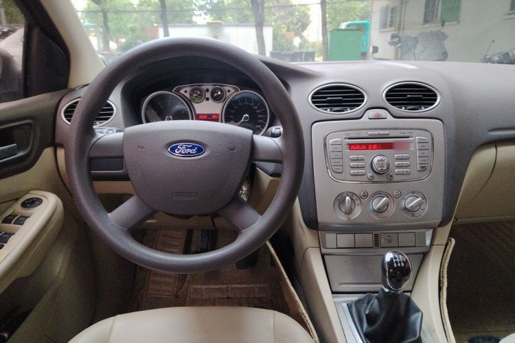 Used Ford Focus 2012 Sedan Classic 1.8L Manual Fashion Edition Steering Wheel