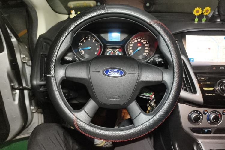 Used Ford Focus 2012 Sedan 1.6L Manual Comfort Model Steering Wheel