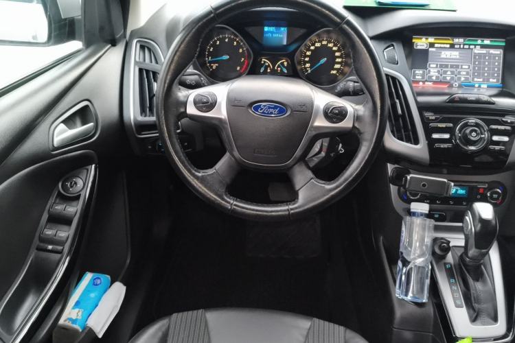 Used Ford Focus 2012 Hatchback 1.6L Automatic Fashion Edition Steering Wheel