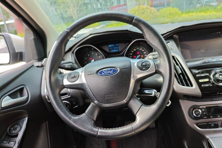 Used Ford Focus 2012 Sedan 1.6L Automatic Fashion Edition Steering Wheel