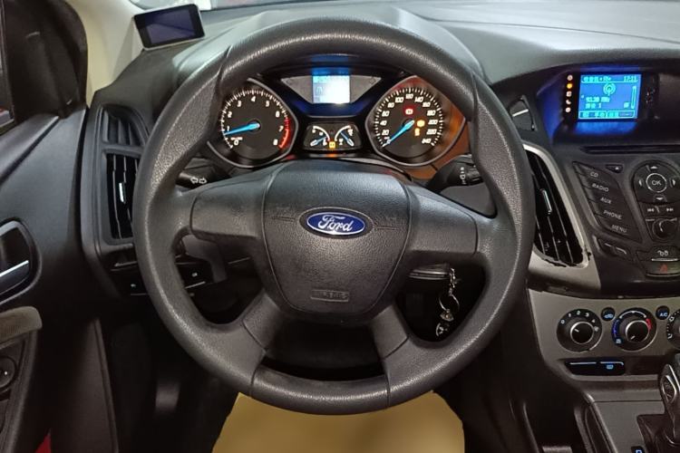 Used Ford Focus 2012 Hatchback 1.6L Automatic Comfort Model Steering Wheel