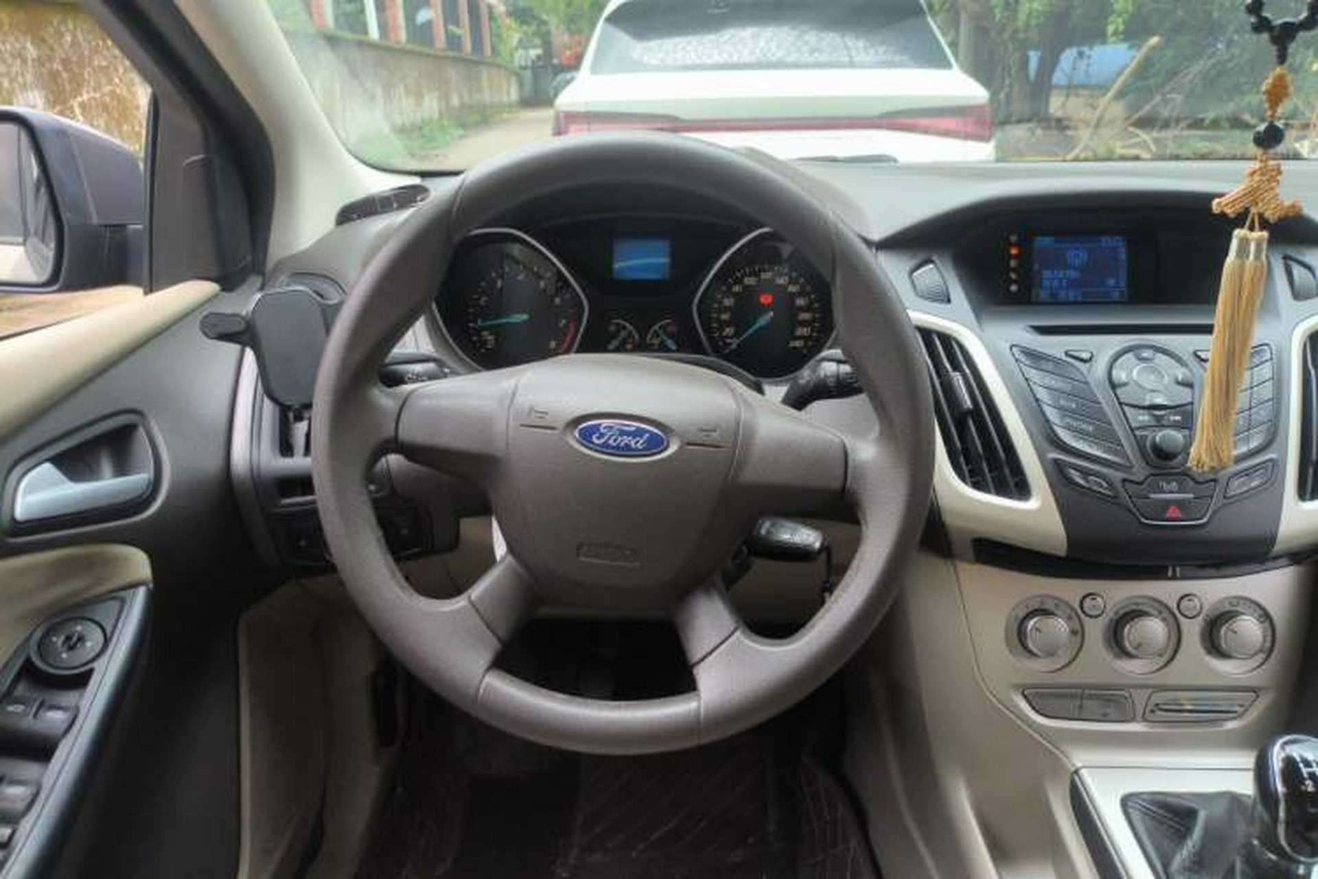 Used Ford Focus 2012 Sedan 1.6L Manual Comfort Model Steering Wheel