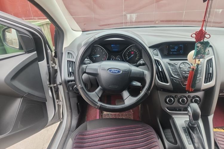 Used Ford Focus 2012 Hatchback 1.6L Automatic Comfort Model Steering Wheel