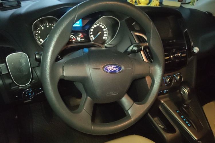 Used Ford Focus 2012 Hatchback 1.6L Automatic Comfort Model Steering Wheel
