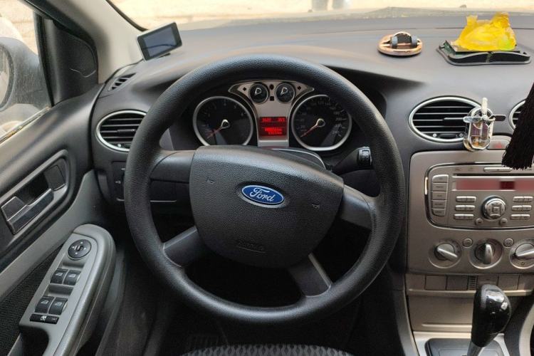 Used Ford Focus 2012 Hatchback Classic 1.8L Automatic Base Model Steering Wheel