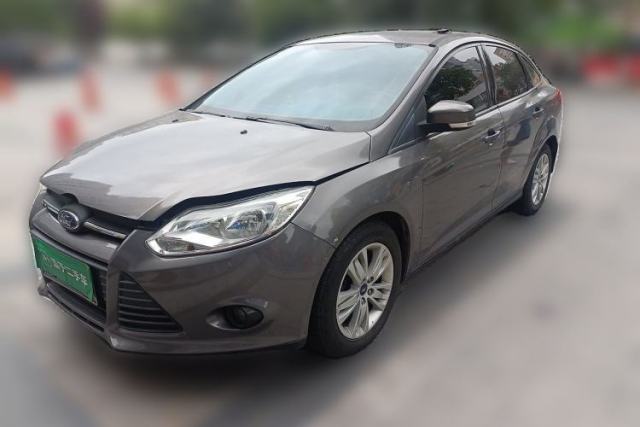 Ford Focus 2012 Sedan 1.6L Manual Comfort Model с пробегом