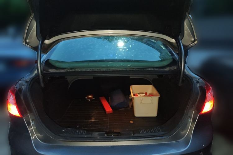 Used Ford Focus 2012 Sedan 1.6L Manual Comfort Model Trunk