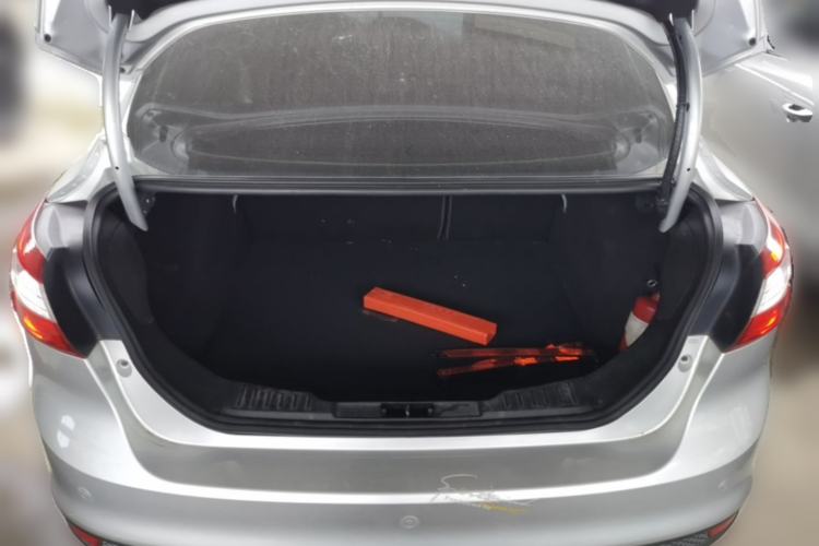 Used Ford Focus 2012 Sedan 1.6L Automatic Fashion Edition Trunk