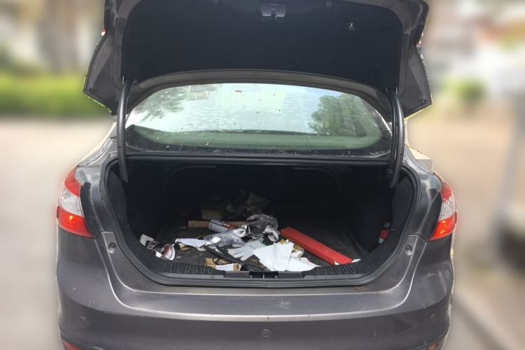 Used Ford Focus 2012 Sedan 1.6L Automatic Fashion Edition Trunk