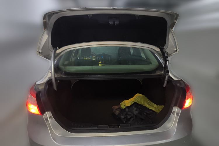 Used Ford Focus 2012 Sedan 1.6L Manual Fashion Edition Trunk