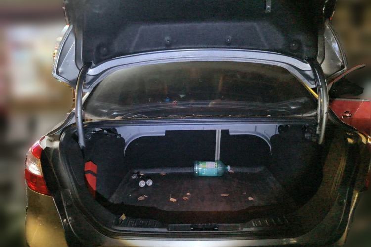Used Ford Focus 2012 Sedan 1.6L Manual Comfort Model Trunk