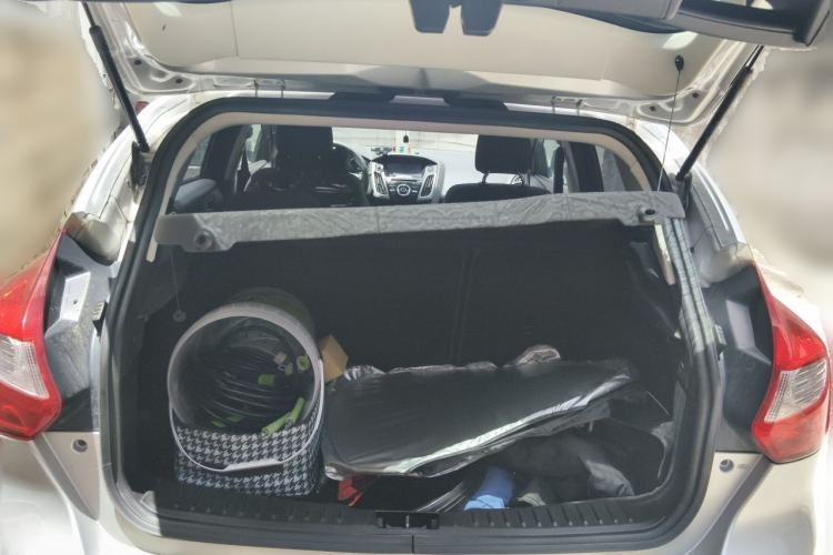 Used Ford Focus 2012 Hatchback 1.6L Manual Comfort Model Trunk