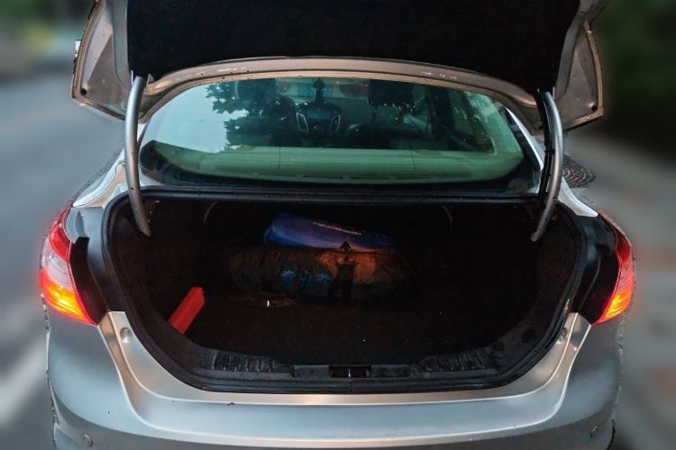Used Ford Focus 2012 Sedan 1.6L Manual Fashion Edition Trunk