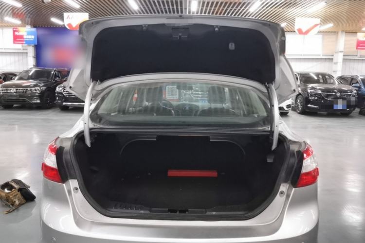 Used Ford Focus 2012 Sedan 1.6L Automatic Fashion Edition Trunk