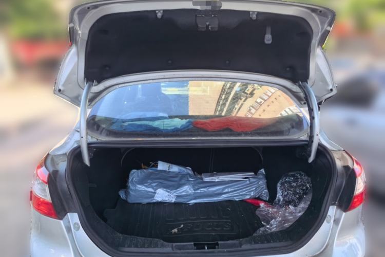 Used Ford Focus 2012 Sedan 1.6L Manual Fashion Edition Trunk