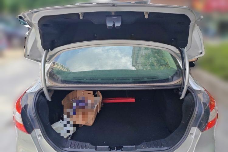 Used Ford Focus 2012 Sedan 1.6L Automatic Fashion Edition Trunk
