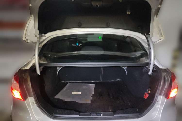 Used Ford Focus 2012 Sedan 1.6L Manual Fashion Edition Trunk