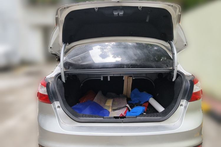 Used Ford Focus 2012 Sedan 1.6L Manual Comfort Model Trunk