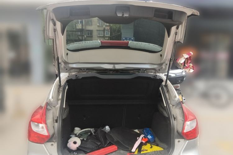 Used Ford Focus 2012 Hatchback 1.6L Manual Fashion Edition Trunk