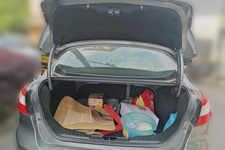Used Ford Focus 2012 Sedan 1.6L Automatic Fashion Edition Trunk