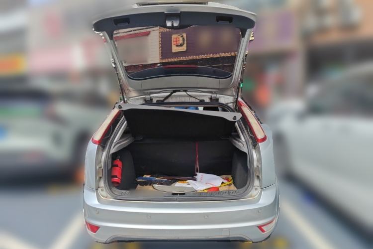 Used Ford Focus 2012 Hatchback Classic 1.8L Manual Fashion Edition Trunk