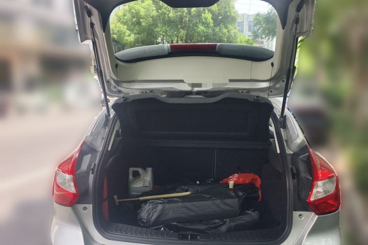 Used Ford Focus 2012 Hatchback 1.6L Automatic Fashion Edition Trunk