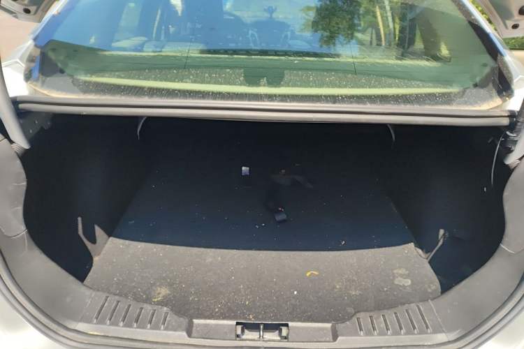 Used Ford Focus 2012 Sedan 1.6L Automatic Fashion Edition Trunk