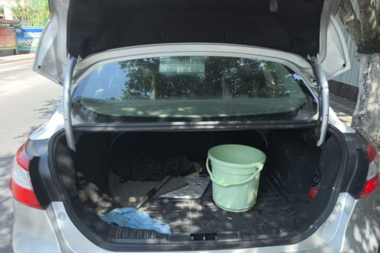Used Ford Focus 2012 Sedan 1.6L Manual Comfort Model Trunk