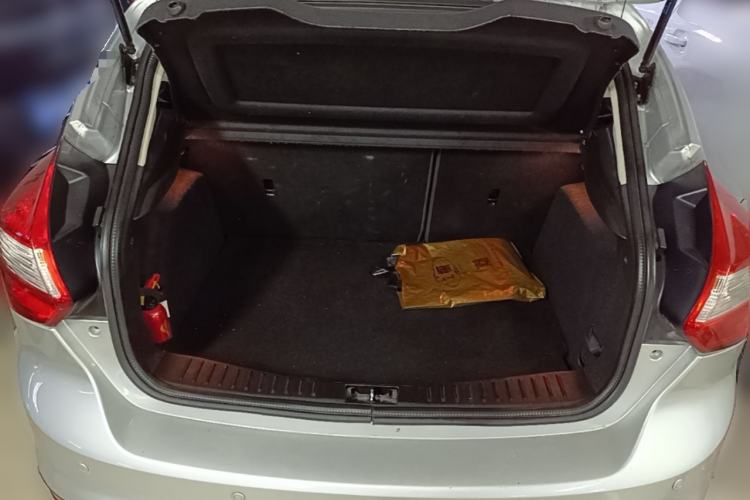 Used Ford Focus 2012 Hatchback 1.6L Automatic Comfort Model Trunk