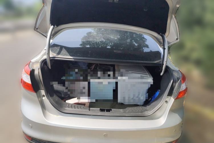 Used Ford Focus 2012 Sedan 1.6L Manual Fashion Edition Trunk