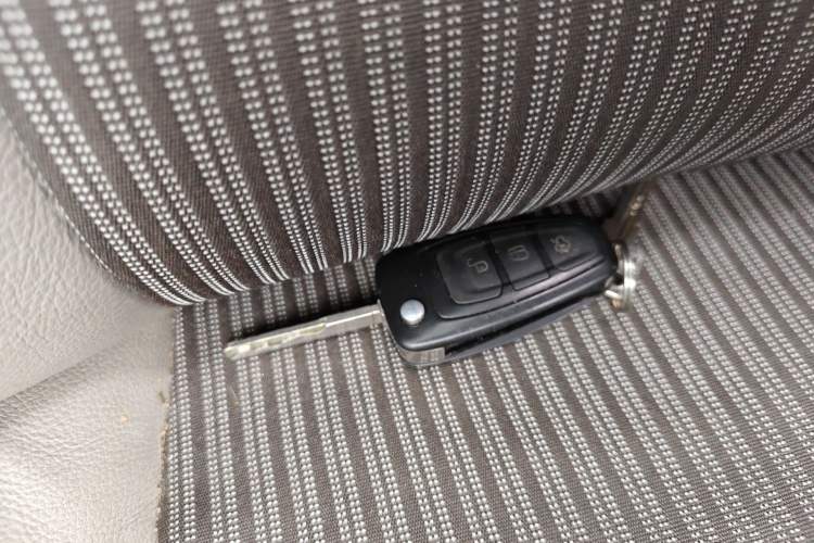 Used Ford Focus 2012 Sedan 1.6L Automatic Fashion Edition Vehicle Key