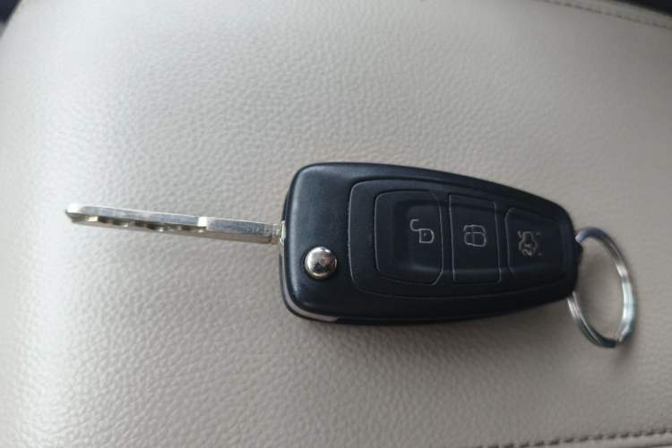 Used Ford Focus 2012 Hatchback 1.6L Manual Fashion Edition Vehicle Key