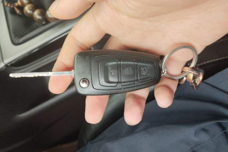 Used Ford Focus 2012 Sedan 1.6L Manual Fashion Edition Vehicle Key