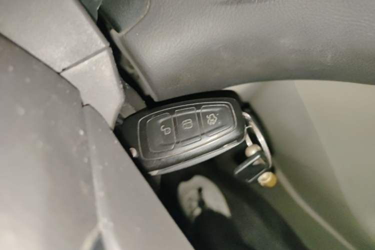 Used Ford Focus 2012 Sedan 1.6L Automatic Fashion Edition Vehicle Key