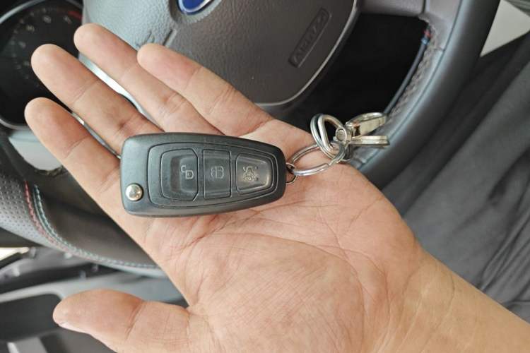 Used Ford Focus 2012 Hatchback 1.6L Manual Fashion Edition Vehicle Key