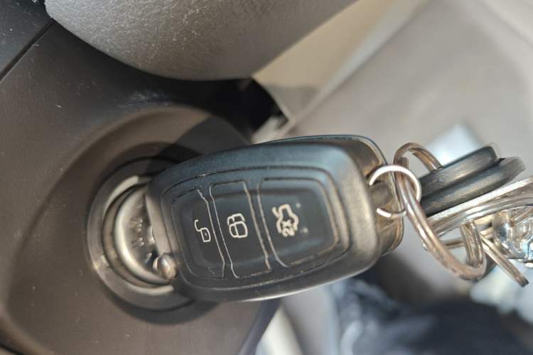 Used Ford Focus 2012 Sedan 1.6L Automatic Fashion Edition Vehicle Key