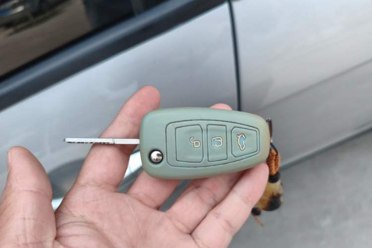 Used Ford Focus 2012 Sedan 1.6L Automatic Fashion Edition Vehicle Key