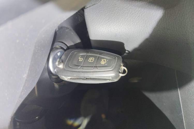 Used Ford Focus 2012 Sedan 1.6L Manual Fashion Edition Vehicle Key