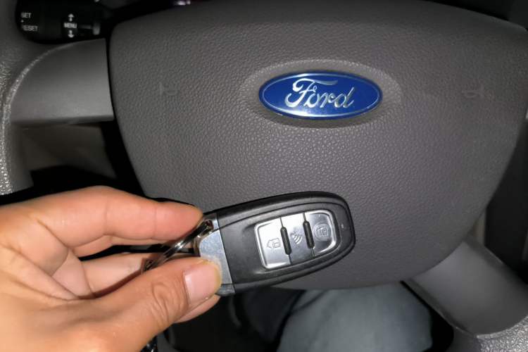 Used Ford Focus 2012 Sedan Classic 1.8L Automatic Fashion Edition Vehicle Key