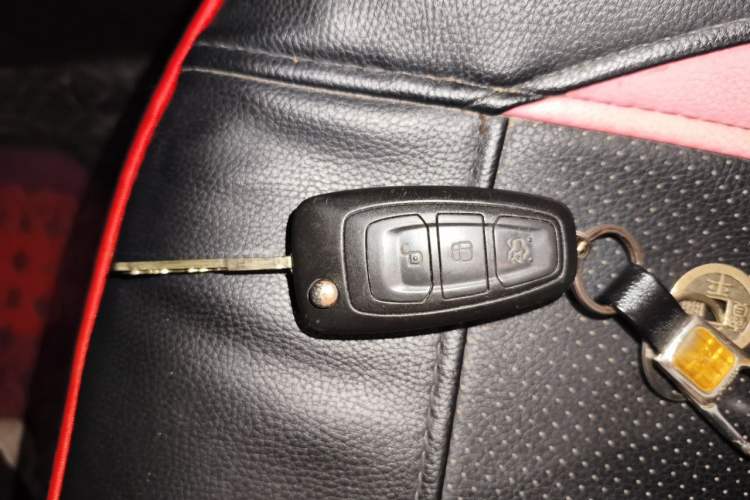 Used Ford Focus 2012 Sedan 1.6L Automatic Fashion Edition Vehicle Key