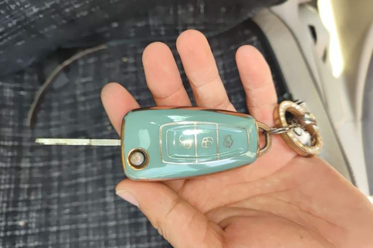 Used Ford Focus 2012 Sedan 1.6L Automatic Fashion Edition Vehicle Key