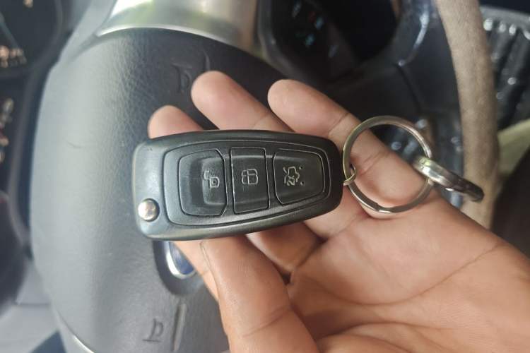 Used Ford Focus 2012 Sedan 1.6L Automatic Fashion Edition Vehicle Key