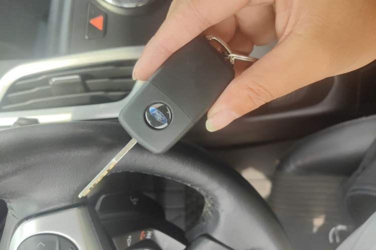 Used Ford Focus 2012 Hatchback 1.6L Automatic Fashion Edition Vehicle Key
