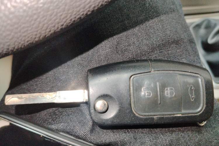 Used Ford Focus 2012 Sedan Classic 1.8L Manual Fashion Edition Vehicle Key