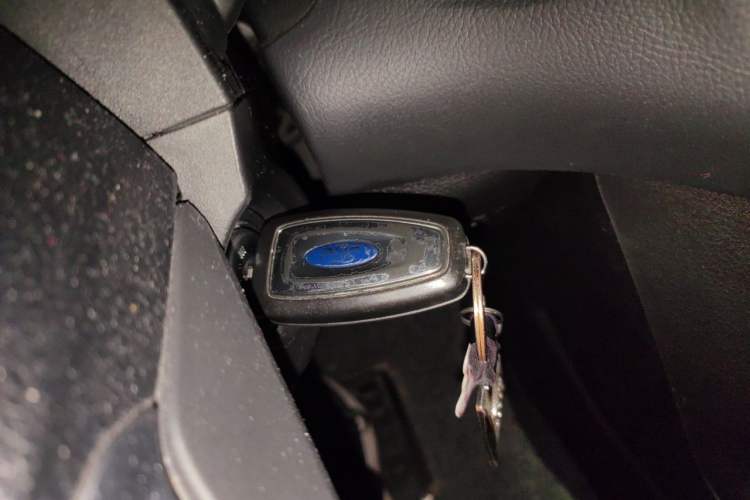 Used Ford Focus 2012 Sedan 1.6L Automatic Fashion Edition Vehicle Key
