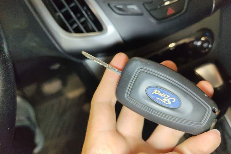 Used Ford Focus 2012 Sedan 1.6L Automatic Fashion Edition Vehicle Key