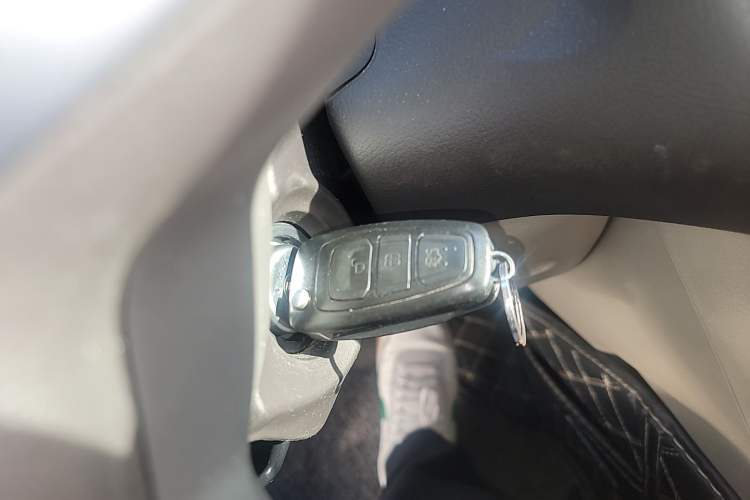 Used Ford Focus 2012 Sedan 1.6L Automatic Fashion Edition Vehicle Key