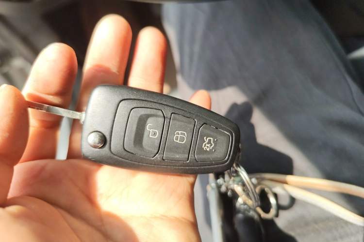 Used Ford Focus 2012 Sedan 1.6L Manual Fashion Edition Vehicle Key
