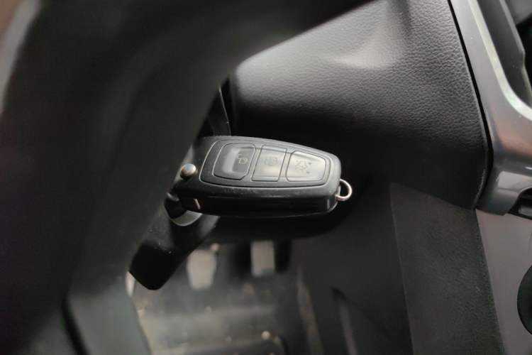 Used Ford Focus 2012 Sedan 1.6L Manual Fashion Edition Vehicle Key