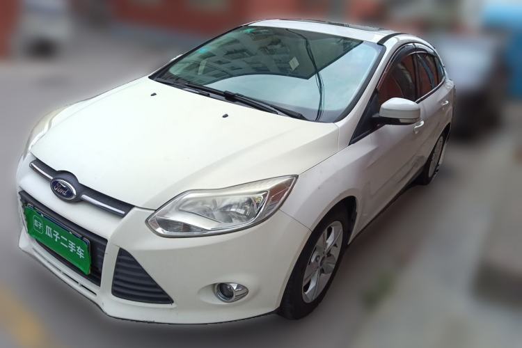 Used Ford Focus 2012 Sedan 1.6L Automatic Fashion Edition Guazi used car, China used car export, Used car for sale, Used Ford cars, Cheapest cars for sale